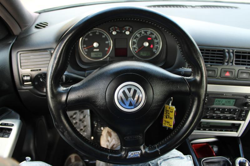 Volkswagen R32 2dr HB 6-spd Manual 2004