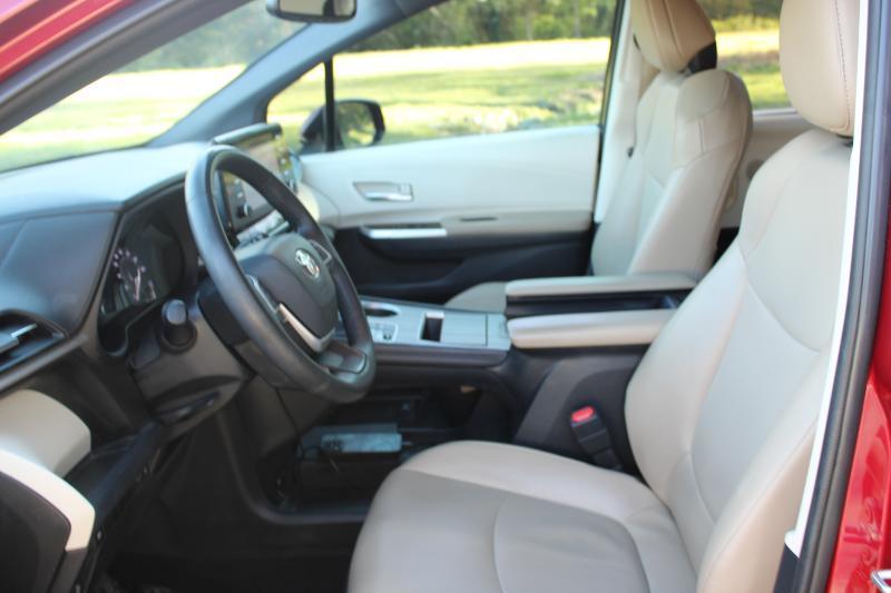 Toyota Sienna XLE FWD 8-Passenger (Natl) 2021