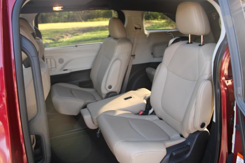 Toyota Sienna XLE FWD 8-Passenger (Natl) 2021