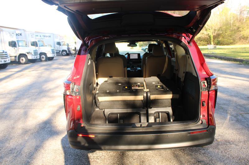 Toyota Sienna XLE FWD 8-Passenger (Natl) 2021