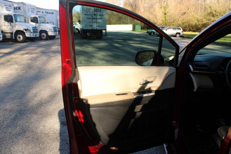 Toyota Sienna XLE FWD 8-Passenger (Natl) 2021