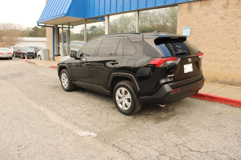 Toyota RAV4 LE FWD (Natl) 2019