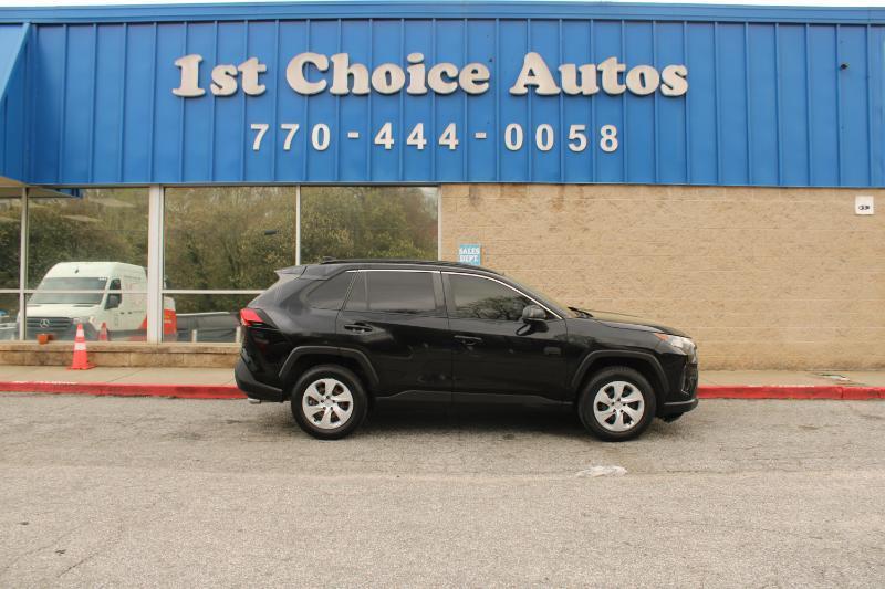 Toyota RAV4 LE FWD (Natl) 2019