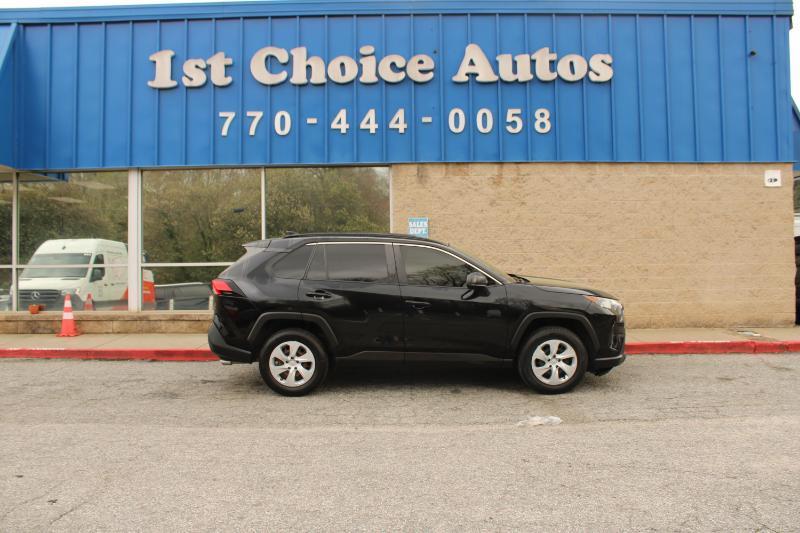 Toyota RAV4 LE FWD (Natl) 2019