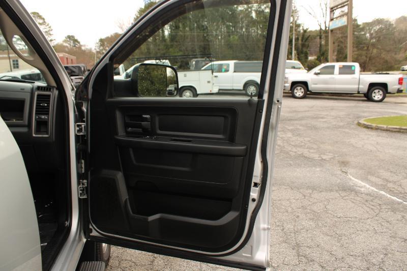 RAM 2500 Tradesman 4x4 Crew Cab 6'4" Box 2018