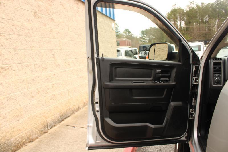 RAM 2500 Tradesman 4x4 Crew Cab 6'4" Box 2018