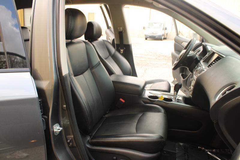 Nissan Pathfinder FWD SL 2020