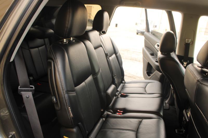 Nissan Pathfinder FWD SL 2020