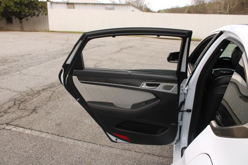 Genesis G80 3.3T Sport RWD 2018