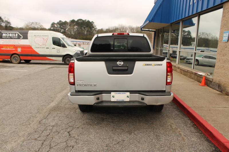 Nissan Frontier 2WD Crew Cab SWB Auto Desert Runner 2016