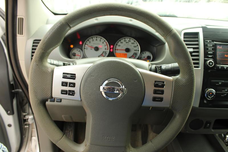 Nissan Frontier 2WD Crew Cab SWB Auto Desert Runner 2016