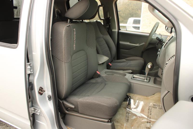 Nissan Frontier 2WD Crew Cab SWB Auto Desert Runner 2016