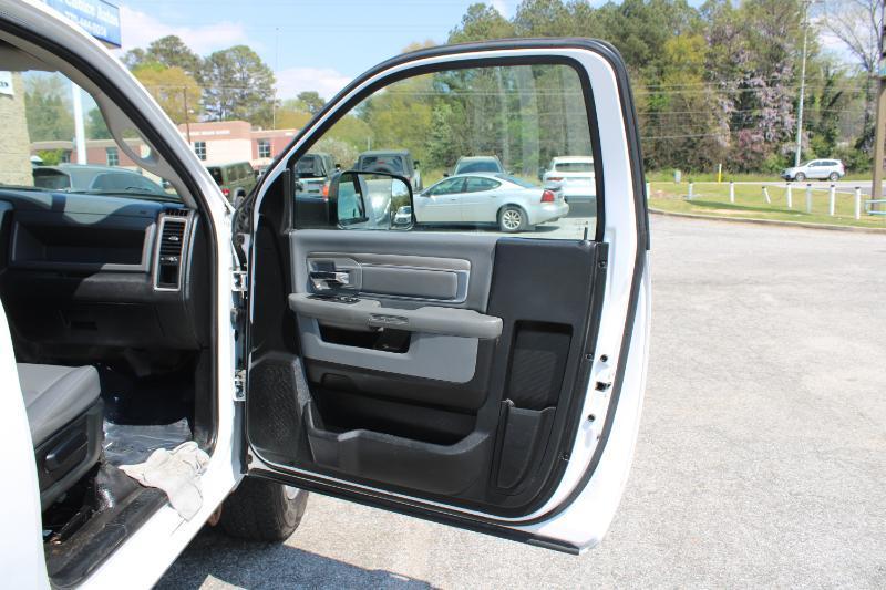 RAM 2500 Tradesman 4x2 Reg Cab 8' Box 2018