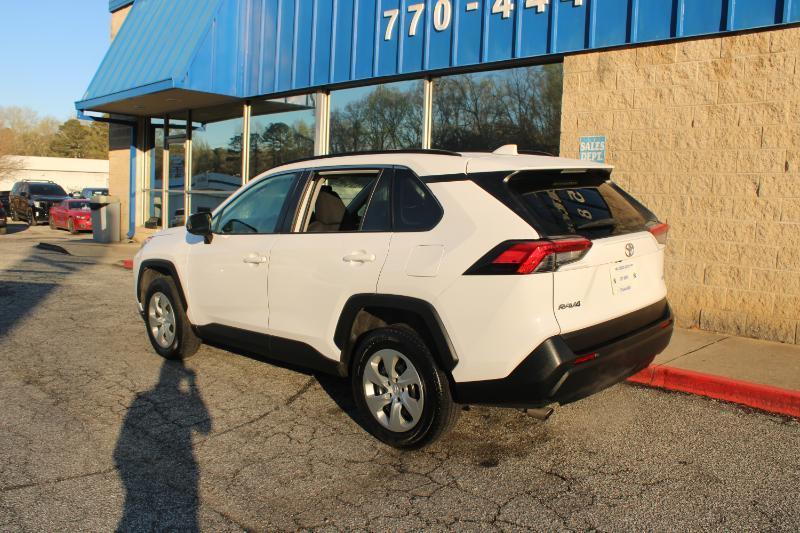 Toyota RAV4 LE FWD (Natl) 2020