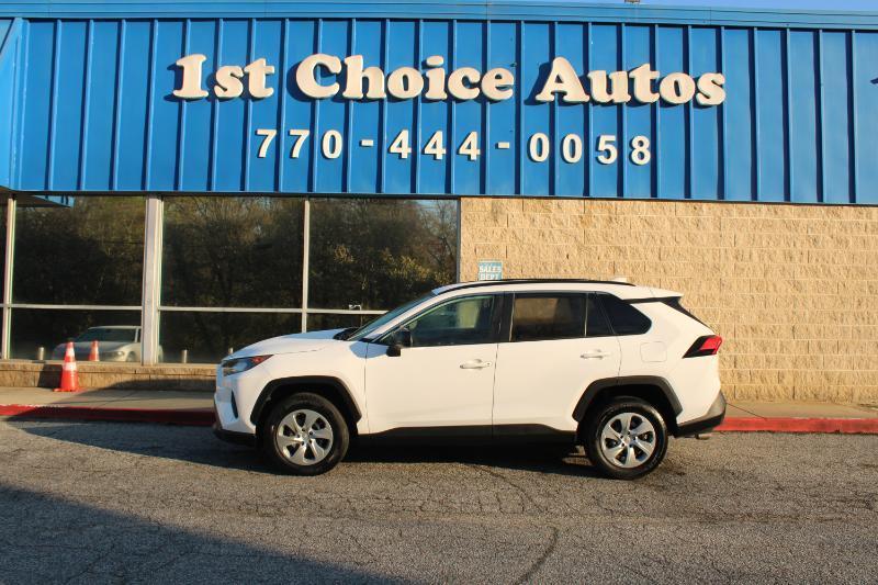 Toyota RAV4 LE FWD (Natl) 2020