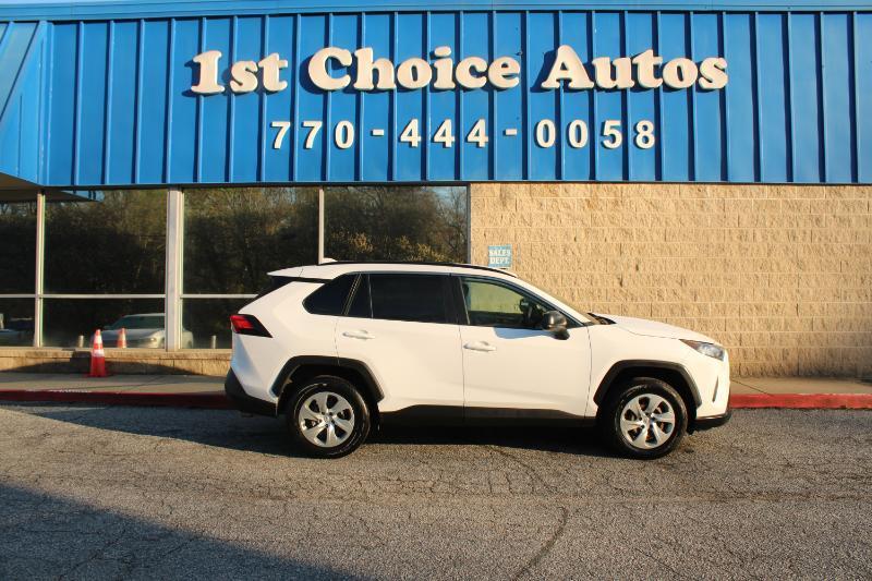 Toyota RAV4 LE FWD (Natl) 2020