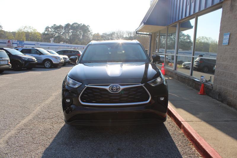 Toyota Highlander Hybrid XLE FWD (Natl) 2021