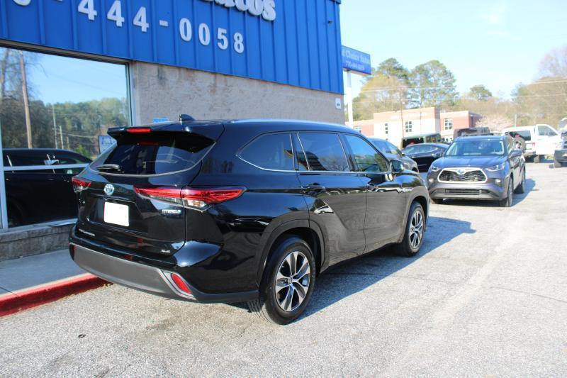 Toyota Highlander Hybrid XLE FWD (Natl) 2021