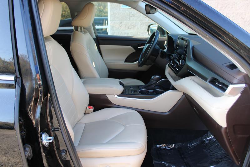 Toyota Highlander Hybrid XLE FWD (Natl) 2021