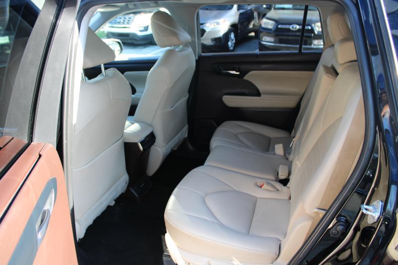 Toyota Highlander Hybrid XLE FWD (Natl) 2021