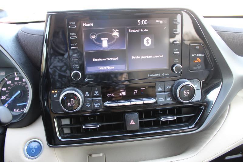 Toyota Highlander Hybrid XLE FWD (Natl) 2021