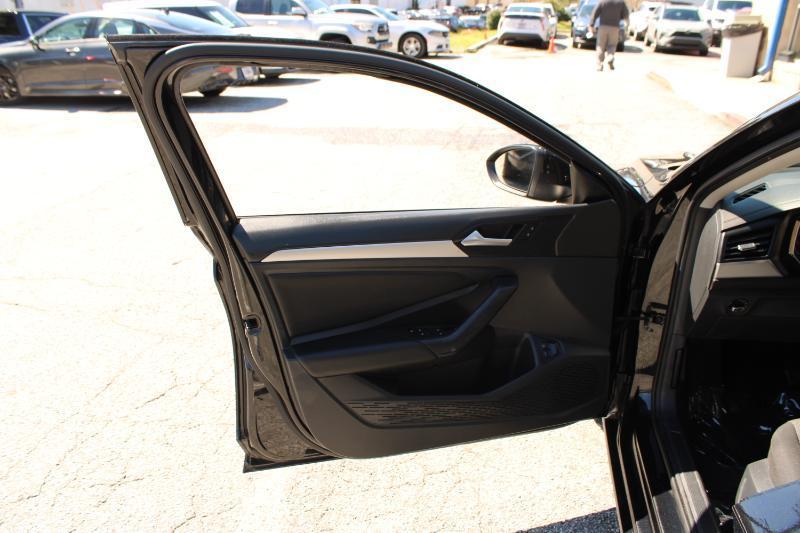 Volkswagen Jetta R-Line Auto 2021