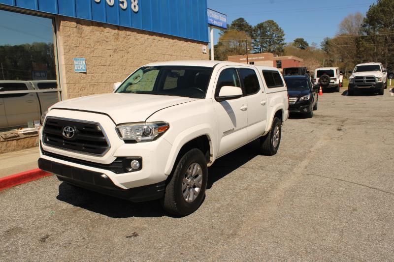 Toyota Tacoma SR5 Double Cab 5' Bed V6 4x2 AT (Natl) 2017