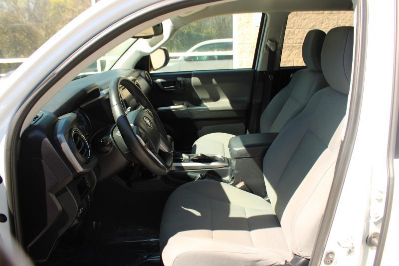 Toyota Tacoma SR5 Double Cab 5' Bed V6 4x2 AT (Natl) 2017