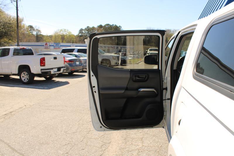 Toyota Tacoma SR5 Double Cab 5' Bed V6 4x2 AT (Natl) 2017