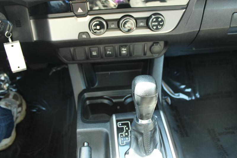 Toyota Tacoma SR5 Double Cab 5' Bed V6 4x2 AT (Natl) 2017