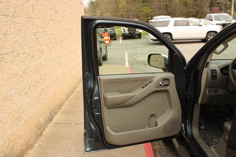 Nissan Frontier 2WD Crew Cab SWB Auto SL 2014