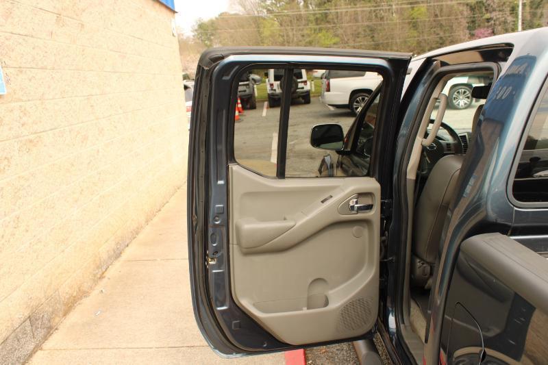 Nissan Frontier 2WD Crew Cab SWB Auto SL 2014