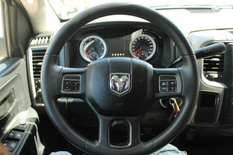 RAM 1500 2WD Quad Cab 140.5" Tradesman 2015