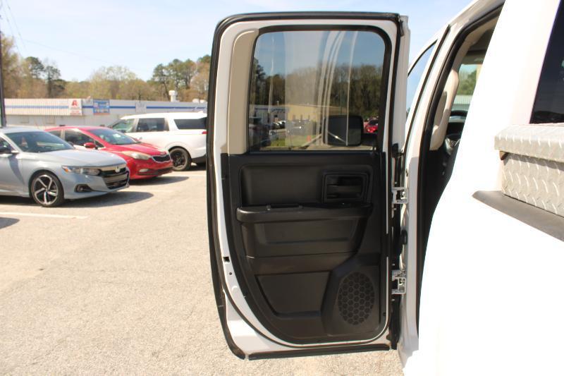 RAM 1500 2WD Quad Cab 140.5" Tradesman 2015