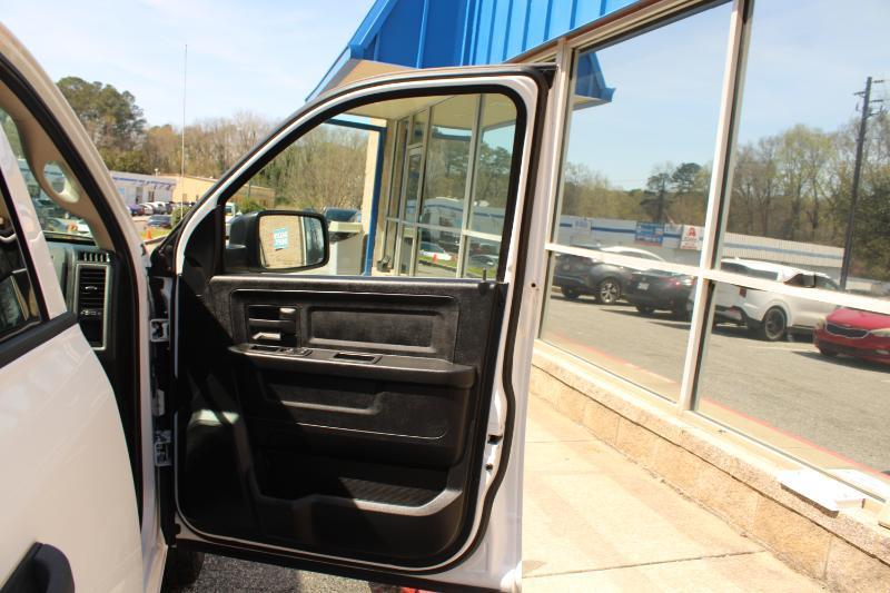 RAM 1500 2WD Quad Cab 140.5" Tradesman 2015