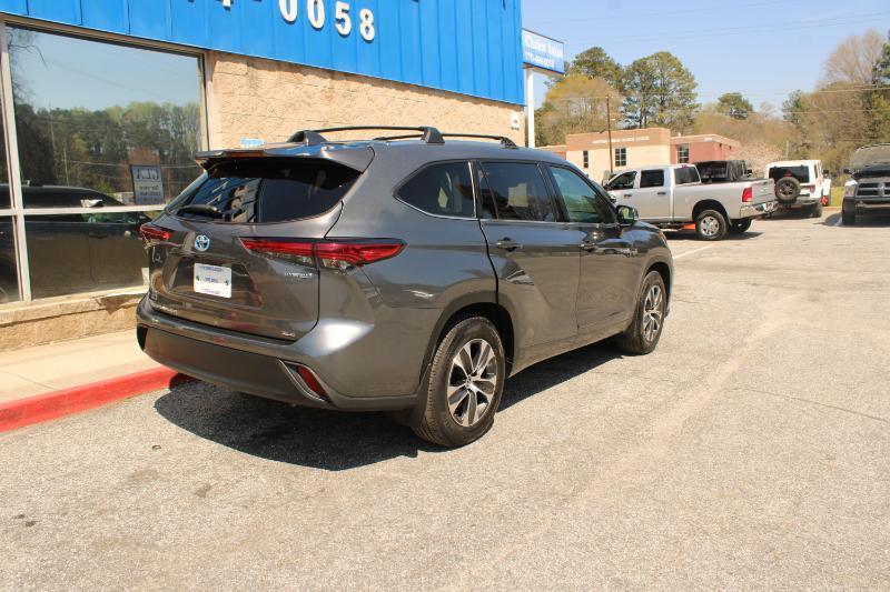 Toyota Highlander Hybrid XLE FWD (Natl) 2021