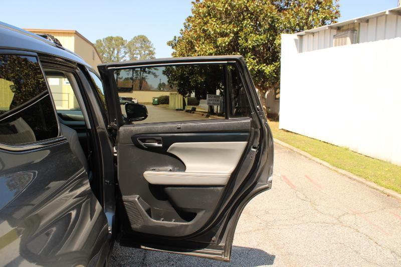 Toyota Highlander Hybrid XLE FWD (Natl) 2021