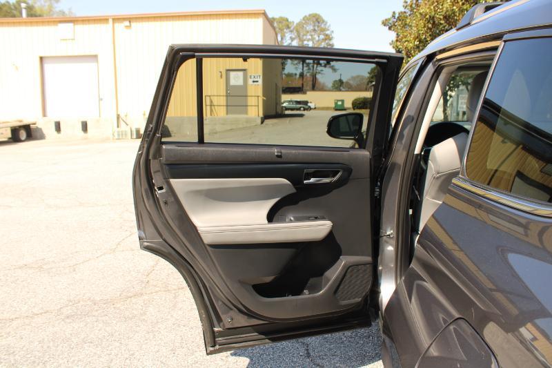 Toyota Highlander Hybrid XLE FWD (Natl) 2021