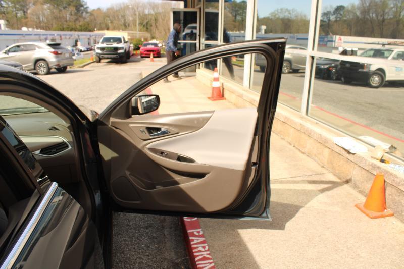 Chevrolet Malibu 4dr Sdn LS w/1FL 2020