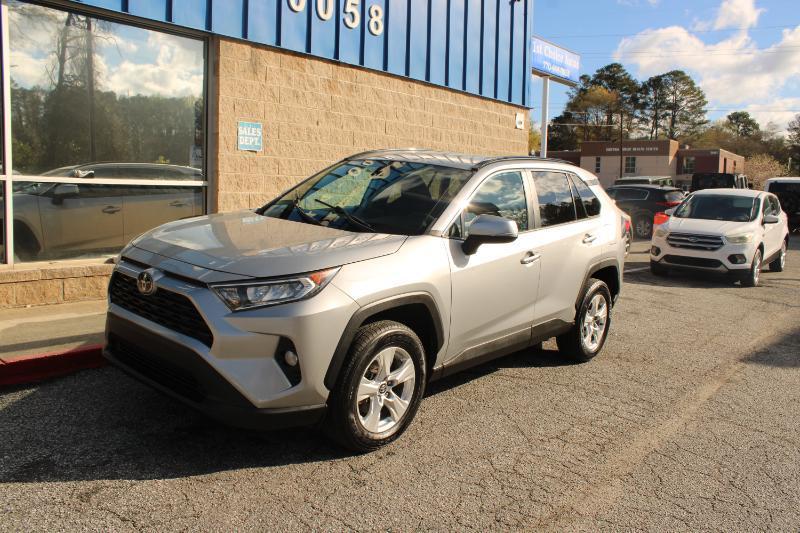 Toyota RAV4 XLE FWD (Natl) 2020