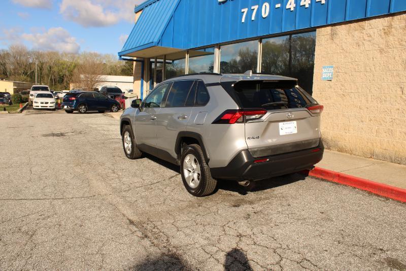 Toyota RAV4 XLE FWD (Natl) 2020