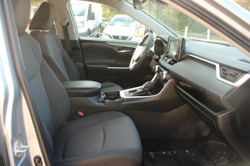 Toyota RAV4 XLE FWD (Natl) 2020