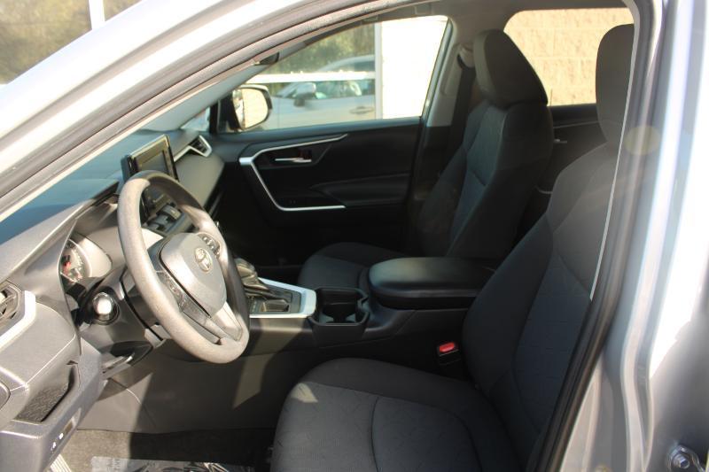 Toyota RAV4 XLE FWD (Natl) 2020