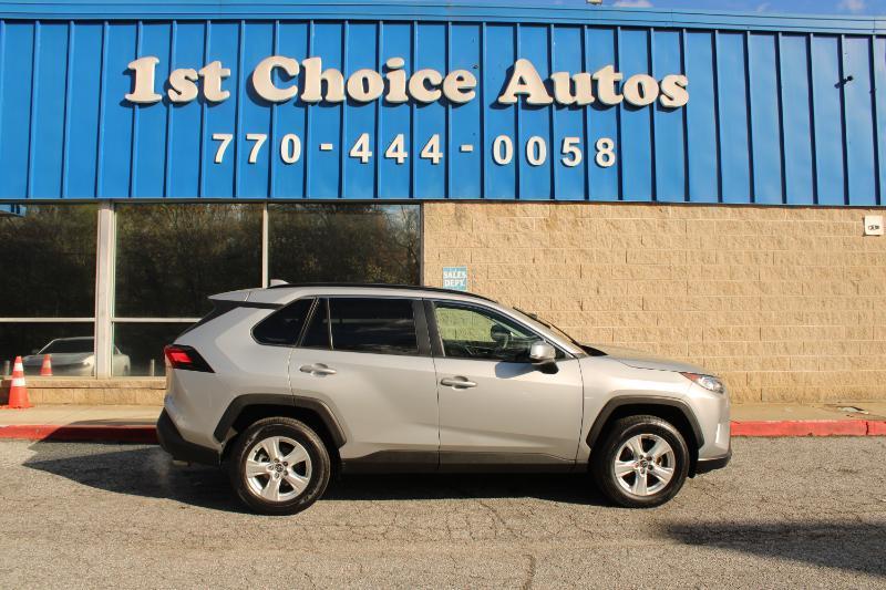 Toyota RAV4 XLE FWD (Natl) 2020