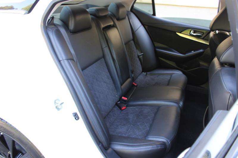 Nissan Maxima 4dr Sdn 3.5 SR 2016