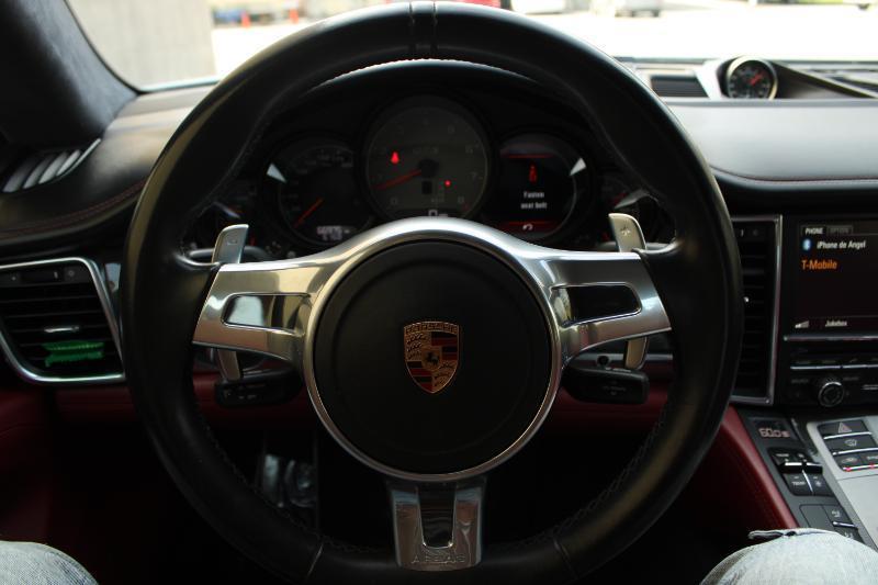 Porsche Panamera 4dr HB GTS 2016
