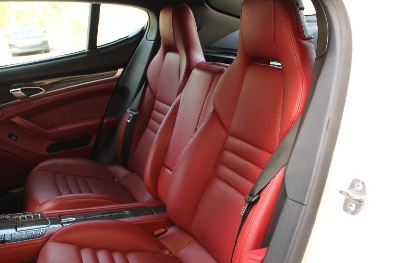 Porsche Panamera 4dr HB GTS 2016