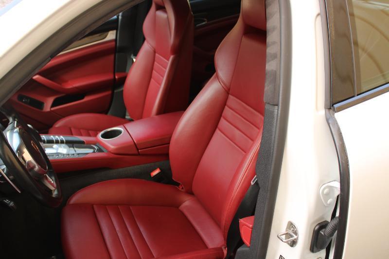 Porsche Panamera 4dr HB GTS 2016