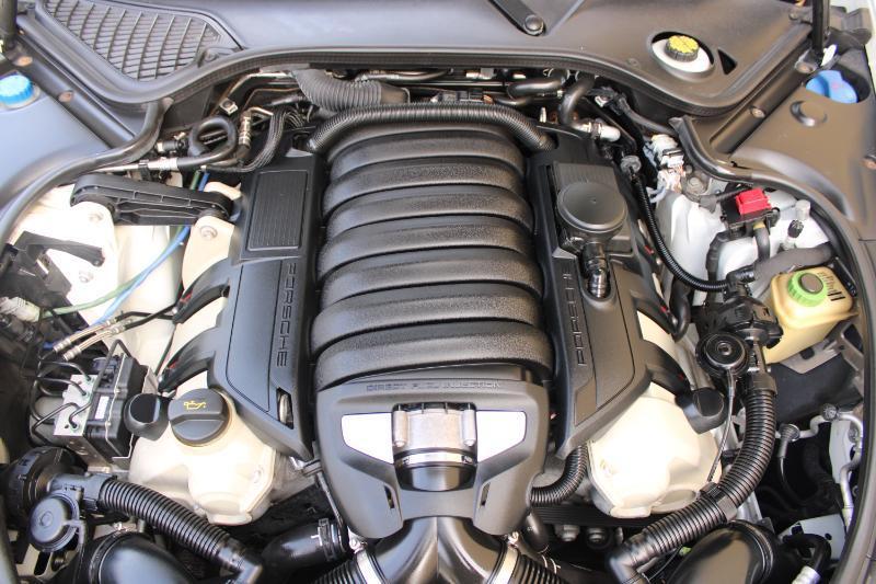 Porsche Panamera 4dr HB GTS 2016