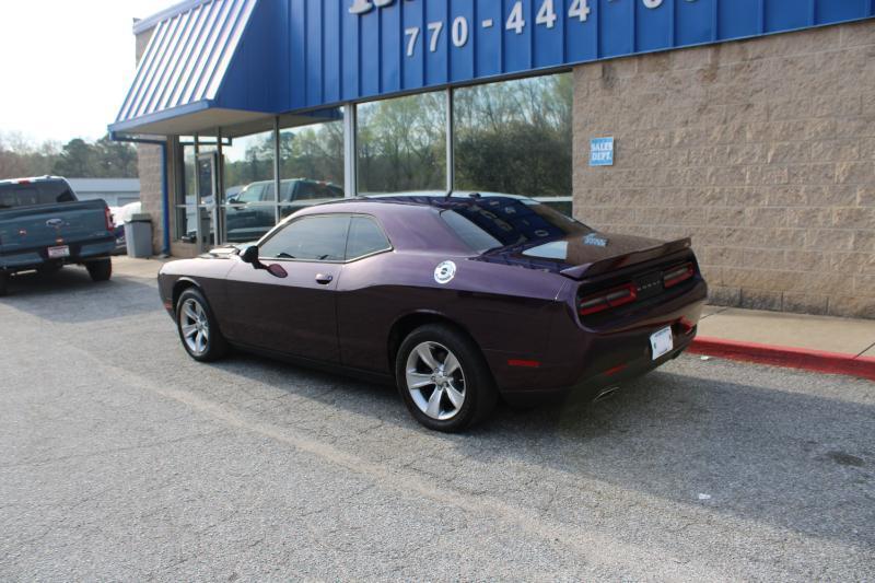 Dodge Challenger SXT RWD 2020